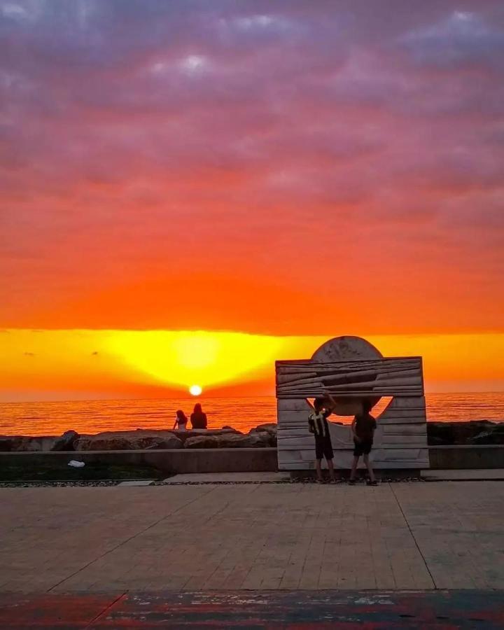 Panoramic Sea And City View Aparthotel In Orbi City Batumi Exterior photo